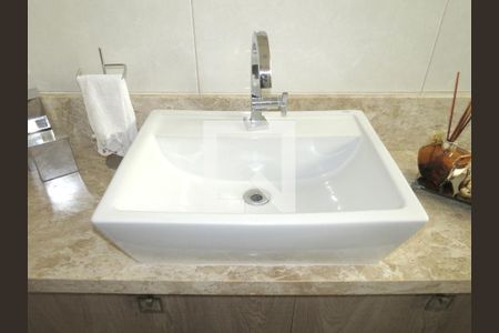 Casa à venda com 394m², 3 quartos e 4 vagasBanheiro Quarto 1 - Cuba