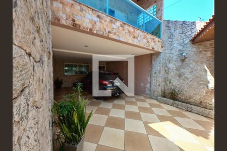 Casa à venda com 394m², 3 quartos e 4 vagas Casa à venda com 394m², 3 quartos e 4 vagasGaragem