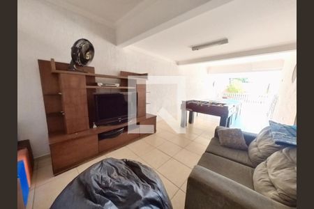 Casa à venda com 394m², 3 quartos e 4 vagas Casa à venda com 394m², 3 quartos e 4 vagasQuintal