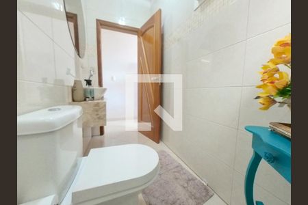 Casa à venda com 394m², 3 quartos e 4 vagas Casa à venda com 394m², 3 quartos e 4 vagasBanheiro Social Sala