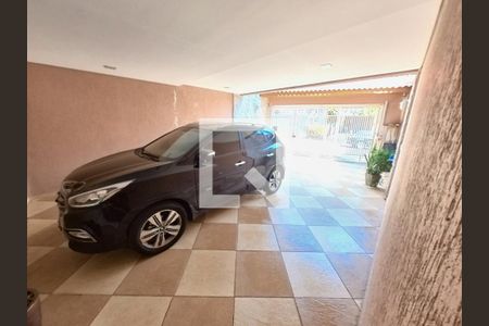 Casa à venda com 394m², 3 quartos e 4 vagas Casa à venda com 394m², 3 quartos e 4 vagasGaragem