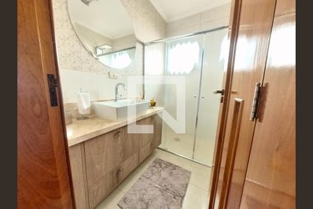 Casa à venda com 394m², 3 quartos e 4 vagas Casa à venda com 394m², 3 quartos e 4 vagasBanheiro Quarto 1