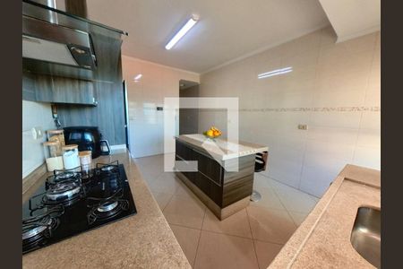 Casa à venda com 394m², 3 quartos e 4 vagas Casa à venda com 394m², 3 quartos e 4 vagasCozinha