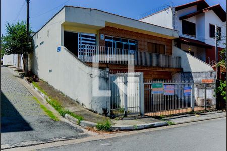Casa à venda com 130m², 2 quartos e 2 vagas Casa à venda com 130m², 2 quartos e 2 vagasFachada