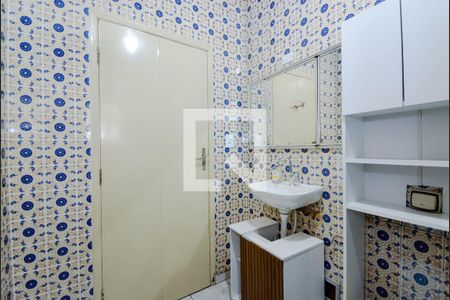 Casa à venda com 130m², 2 quartos e 2 vagas Casa à venda com 130m², 2 quartos e 2 vagasBanheiro
