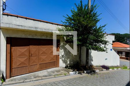 Casa à venda com 130m², 2 quartos e 2 vagas Casa à venda com 130m², 2 quartos e 2 vagasFachada