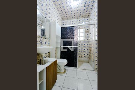 Casa à venda com 130m², 2 quartos e 2 vagas Casa à venda com 130m², 2 quartos e 2 vagasBanheiro