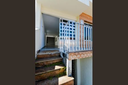 Casa à venda com 130m², 2 quartos e 2 vagas Casa à venda com 130m², 2 quartos e 2 vagasEntrada Social