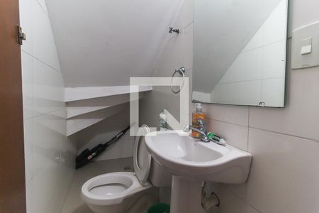 Lavabo de casa de condomínio para alugar com 2 quartos, 52m² em Vila Lavínia, Mogi das Cruzes