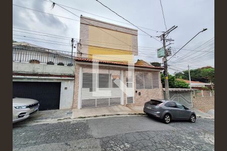Casa para alugar com 60m², 2 quartos e 1 vagaFachada
