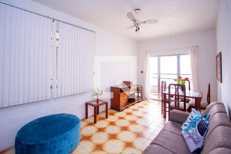 Sala de casa de condomínio para alugar com 3 quartos, 96m² em Rosane, São Gonçalo