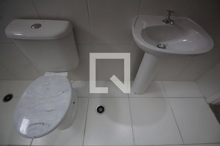 Banheiro  de apartamento para alugar com 2 quartos, 49m² em Vila Dionisia, São Paulo