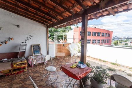 Casa à venda com 420m², 2 quartos e 2 vagasVaranda Gourmet