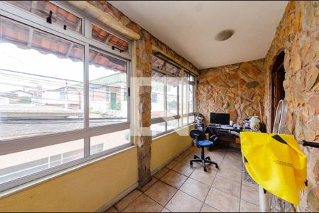 Casa para alugar com 150m², 4 quartos e 2 vagas Casa para alugar com 150m², 4 quartos e 2 vagasVaranda