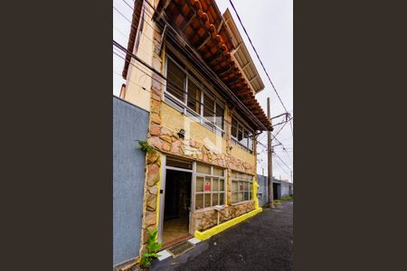 Casa para alugar com 150m², 4 quartos e 2 vagas Casa para alugar com 150m², 4 quartos e 2 vagasFachada