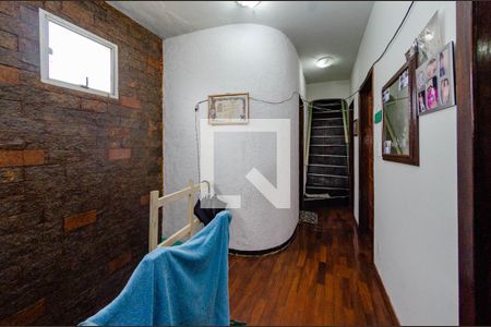 Casa para alugar com 150m², 4 quartos e 2 vagas Casa para alugar com 150m², 4 quartos e 2 vagasCorredor