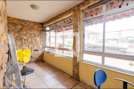 Casa para alugar com 150m², 4 quartos e 2 vagas Casa para alugar com 150m², 4 quartos e 2 vagasVaranda