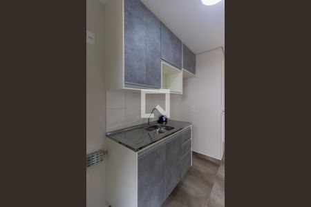 Cozinha de apartamento para alugar com 2 quartos, 39m² em Vila Tolstoi, São Paulo