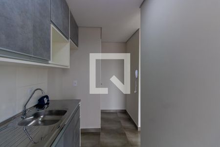 Cozinha de apartamento para alugar com 2 quartos, 39m² em Vila Tolstoi, São Paulo