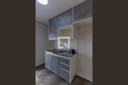 Cozinha de apartamento para alugar com 2 quartos, 39m² em Vila Tolstoi, São Paulo