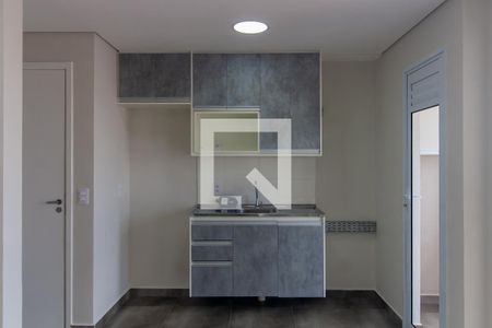 Cozinha de apartamento para alugar com 2 quartos, 39m² em Vila Tolstoi, São Paulo