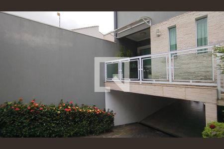 Casa à venda com 400m², 4 quartos e 8 vagasFachada da Casa