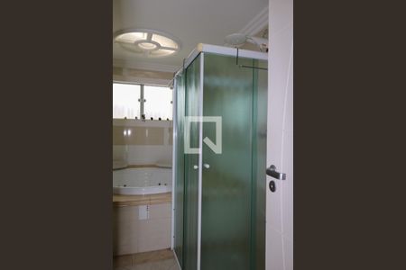 Casa à venda com 400m², 4 quartos e 8 vagasBanheiro da Suíte 2