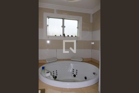 Casa à venda com 400m², 4 quartos e 8 vagasBanheiro da Suíte 2