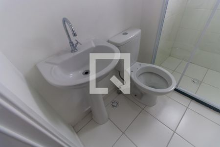 Banheiro de apartamento para alugar com 2 quartos, 39m² em Vila Tolstoi, São Paulo