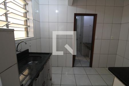 Cozinha de casa para alugar com 1 quarto, 32m² em Jardim Satélite, São Paulo