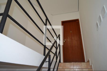 Apartamento para alugar com 65m², 2 quartos e 1 vagaEscada