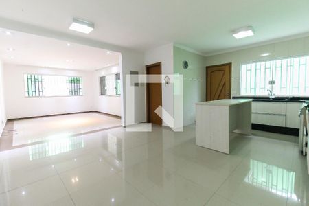 Casa à venda com 168m², 3 quartos e 3 vagasCozinha