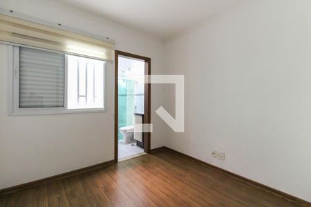 Casa à venda com 168m², 3 quartos e 3 vagas Suíte 2