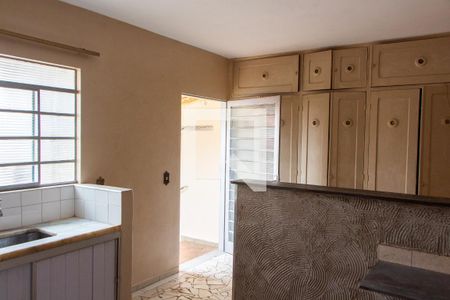 Casa à venda com 130m², 2 quartos e sem vagaCOMODO CASA FUNDOS