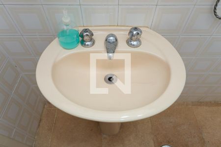 Casa à venda com 309m², 4 quartos e 6 vagas Casa à venda com 309m², 4 quartos e 6 vagasLavabo da Garagem