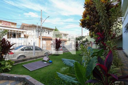 Casa à venda com 309m², 4 quartos e 6 vagas Casa à venda com 309m², 4 quartos e 6 vagasJardim