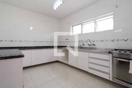 Casa à venda com 309m², 4 quartos e 6 vagas Casa à venda com 309m², 4 quartos e 6 vagasCozinha