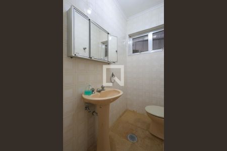 Casa à venda com 309m², 4 quartos e 6 vagas Casa à venda com 309m², 4 quartos e 6 vagasLavabo da Garagem