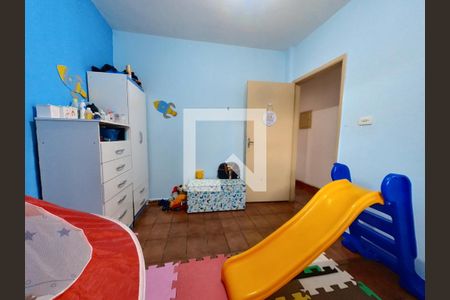 Casa à venda com 216m², 6 quartos e 2 vagas Casa à venda com 216m², 6 quartos e 2 vagasQuarto 2