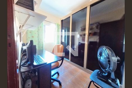 Casa à venda com 216m², 6 quartos e 2 vagas Casa à venda com 216m², 6 quartos e 2 vagasQuarto 3