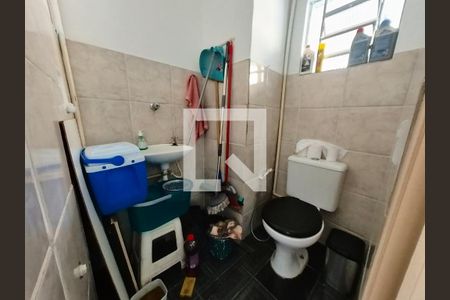 Casa à venda com 216m², 6 quartos e 2 vagas Casa à venda com 216m², 6 quartos e 2 vagasLavabo