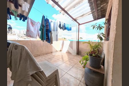 Casa à venda com 216m², 6 quartos e 2 vagas Casa à venda com 216m², 6 quartos e 2 vagasVaranda