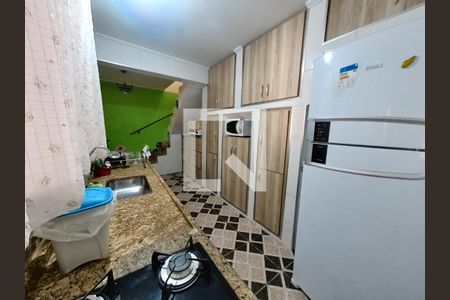 Casa à venda com 216m², 6 quartos e 2 vagas Casa à venda com 216m², 6 quartos e 2 vagasCozinha