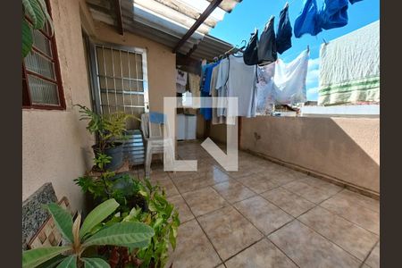 Casa à venda com 216m², 6 quartos e 2 vagas Casa à venda com 216m², 6 quartos e 2 vagasVFaranda