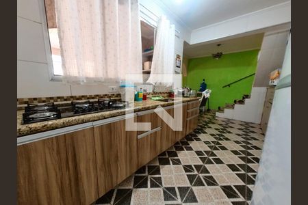Casa à venda com 216m², 6 quartos e 2 vagas Casa à venda com 216m², 6 quartos e 2 vagasCozinha