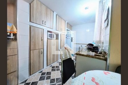 Casa à venda com 216m², 6 quartos e 2 vagas Casa à venda com 216m², 6 quartos e 2 vagasCozinha