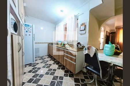 Casa à venda com 216m², 6 quartos e 2 vagas Casa à venda com 216m², 6 quartos e 2 vagasCozinha