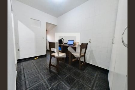 Casa à venda com 216m², 6 quartos e 2 vagas Casa à venda com 216m², 6 quartos e 2 vagasSala de Jantar