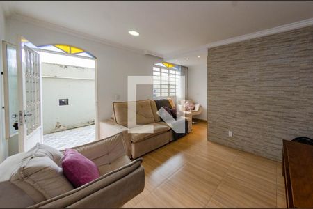 Sala de casa à venda com 3 quartos, 110m² em Estrela do Oriente, Belo Horizonte