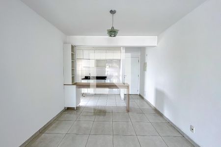 Sala de apartamento à venda com 3 quartos, 120m² em Vila Bertioga, São Paulo